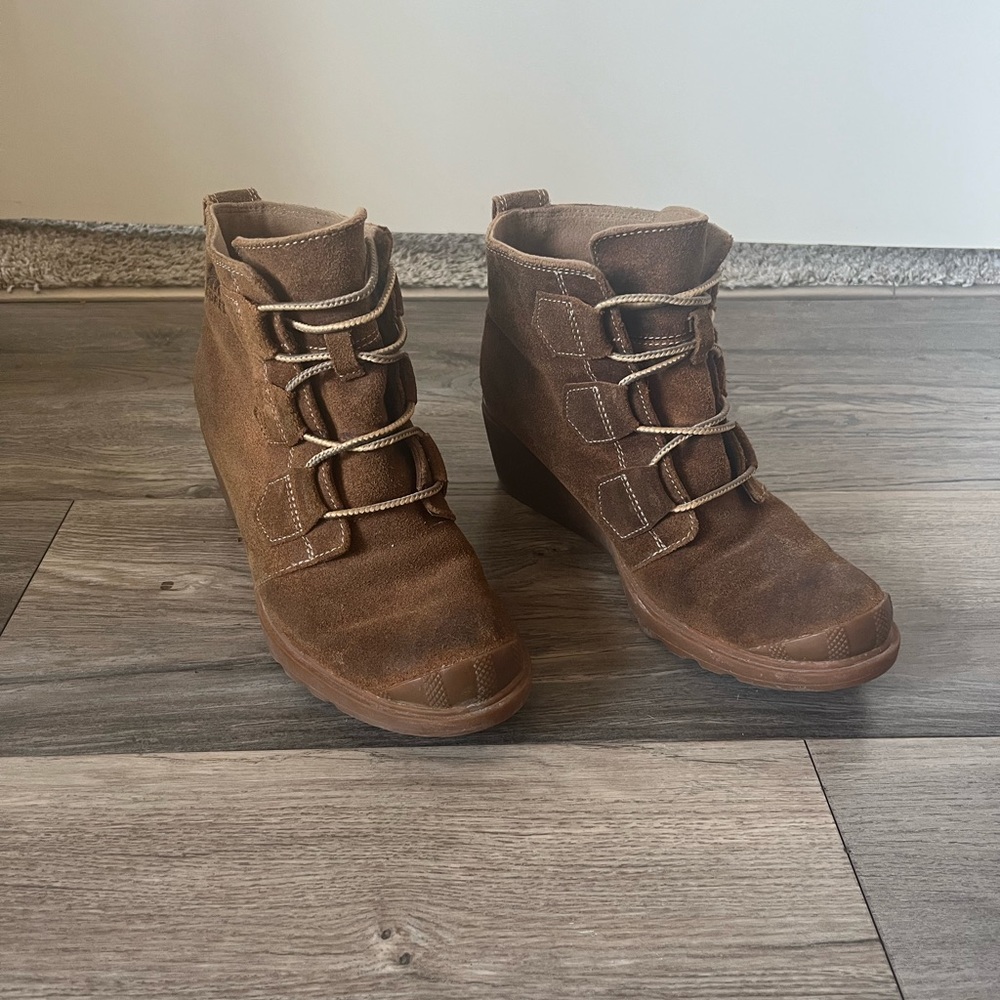 Sorel Wedge Booties - great shape, just downsizing my closet!
